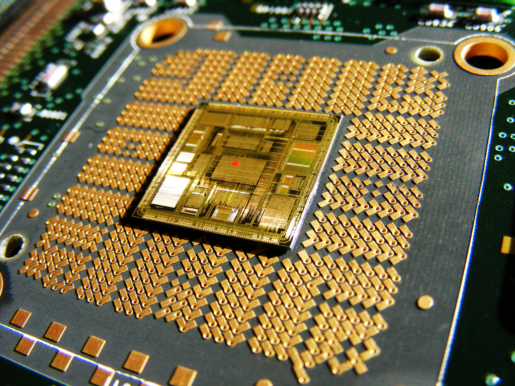 Что делает процессор в играх. Чип Интел. Процессоры Apple m1 конвейер. CPU чип. Кремниевый процессор.